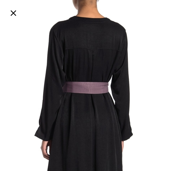 NWT: V-Neck Tie Waist Midi Dress - Picture 4 of 6